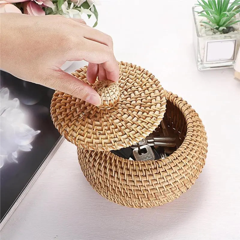 Small Rattan Basket with Lid for Entryway, Shelf & Bathroom | Hand-Woven Wicker Storage Bin | Round Lidded Basket 16x14cm