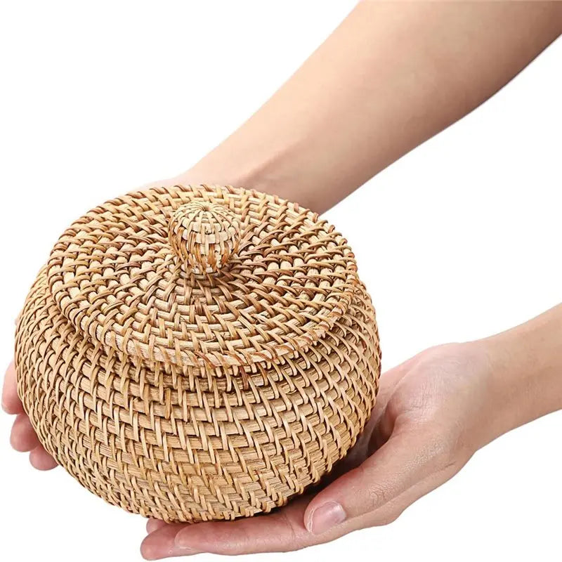 Small Rattan Basket with Lid for Entryway, Shelf & Bathroom | Hand-Woven Wicker Storage Bin | Round Lidded Basket 16x14cm