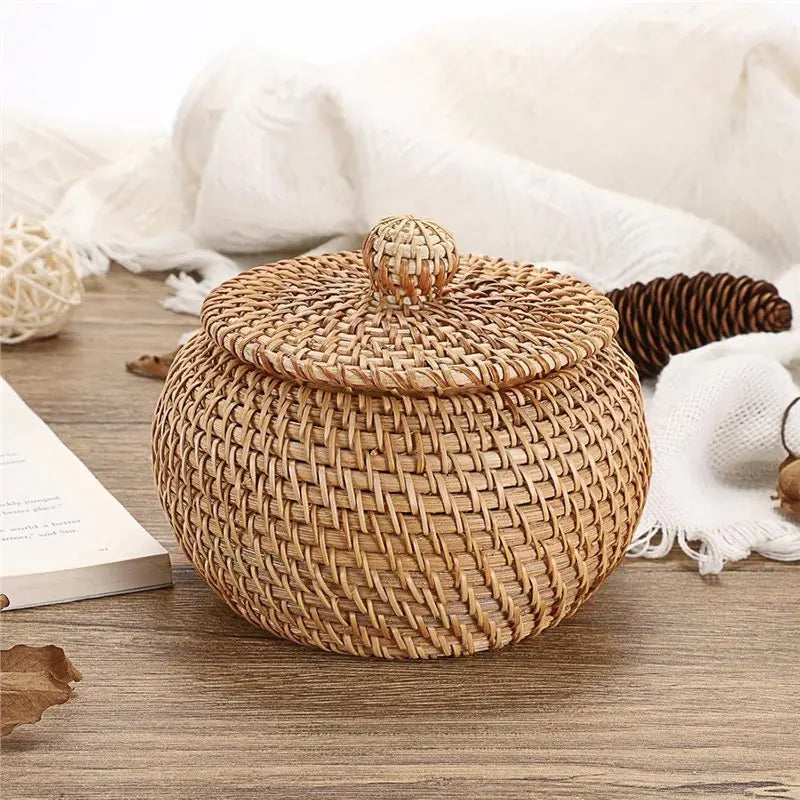Small Rattan Basket with Lid for Entryway, Shelf & Bathroom | Hand-Woven Wicker Storage Bin | Round Lidded Basket 16x14cm