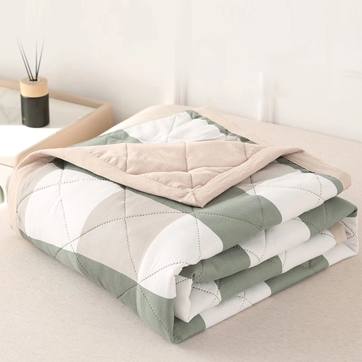 Lightweight Plaid Quilt for Bed & Sofa | Soft Washed Summer Comforter & Bedspread | Cozy Bedroom Decor in 5 Colours, 150x200 to 200x230cm