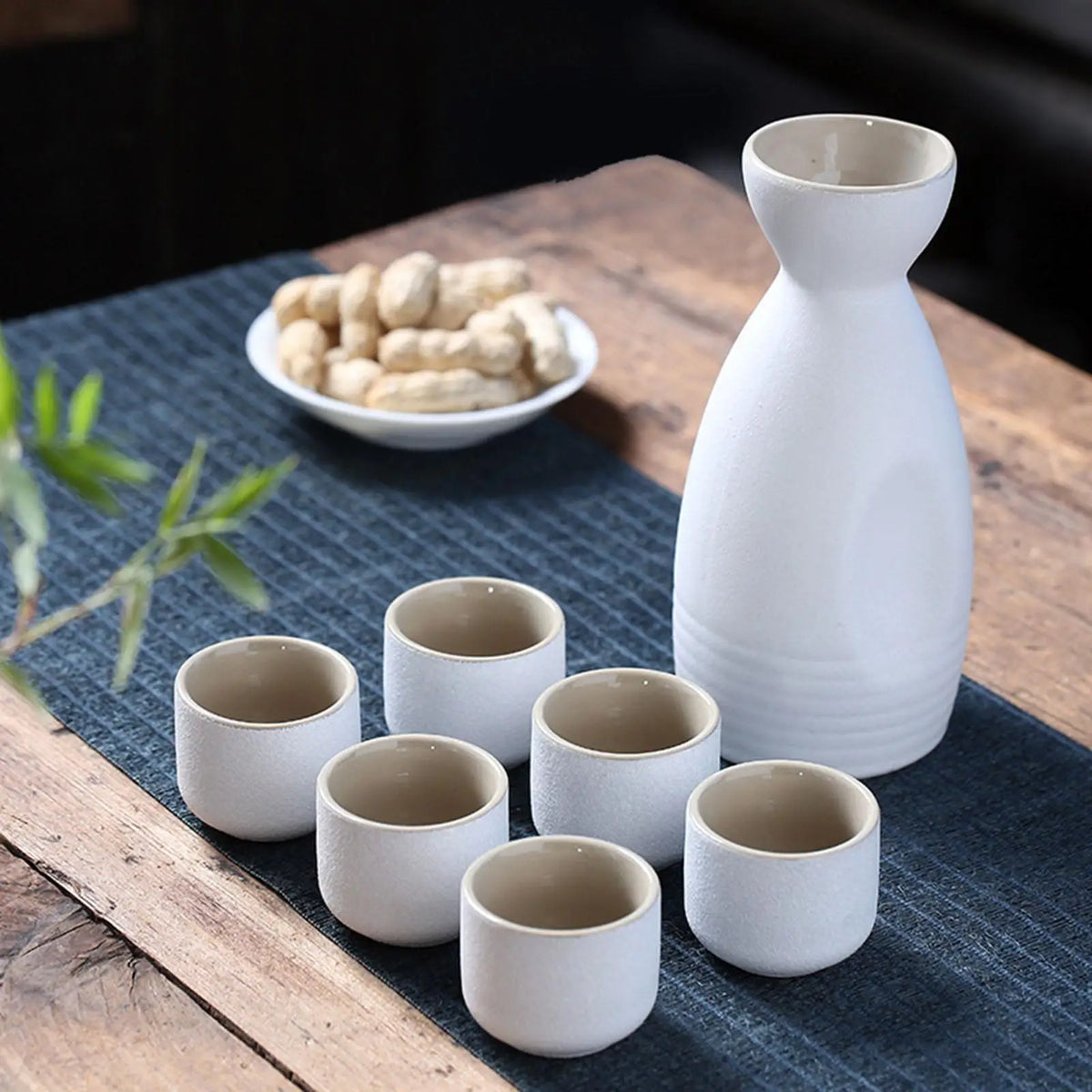 Japanese Ceramic Sake Set | Traditional Sake Pot & Cups Drinkware Set in Black or White, Kitchen Dining Tableware & Tea Party Gift